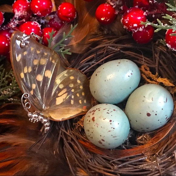 Sterling Silver Butterfly Wing incased in Resin Pendant (7 cm Total Length) - Picture 4 of 17